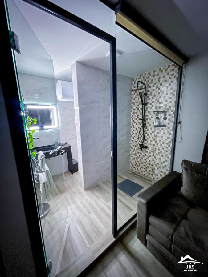 J&S Apartments นิส ภายนอก รูปภาพ