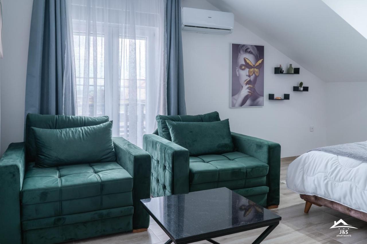 J&S Apartments นิส ภายนอก รูปภาพ