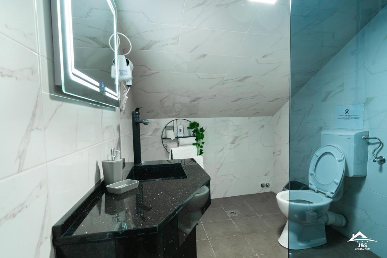 J&S Apartments นิส ภายนอก รูปภาพ
