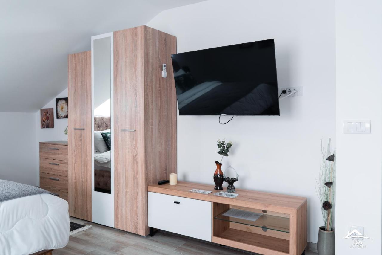 J&S Apartments นิส ภายนอก รูปภาพ