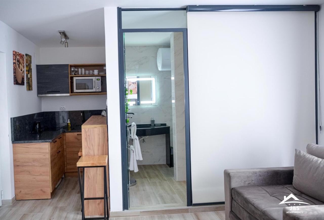 J&S Apartments นิส ภายนอก รูปภาพ